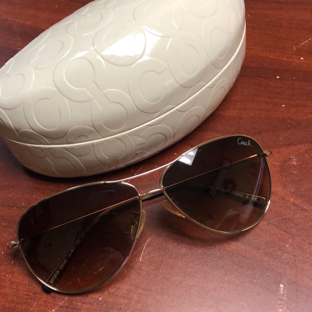 ♦️SOLD♦️Coach Aviators
